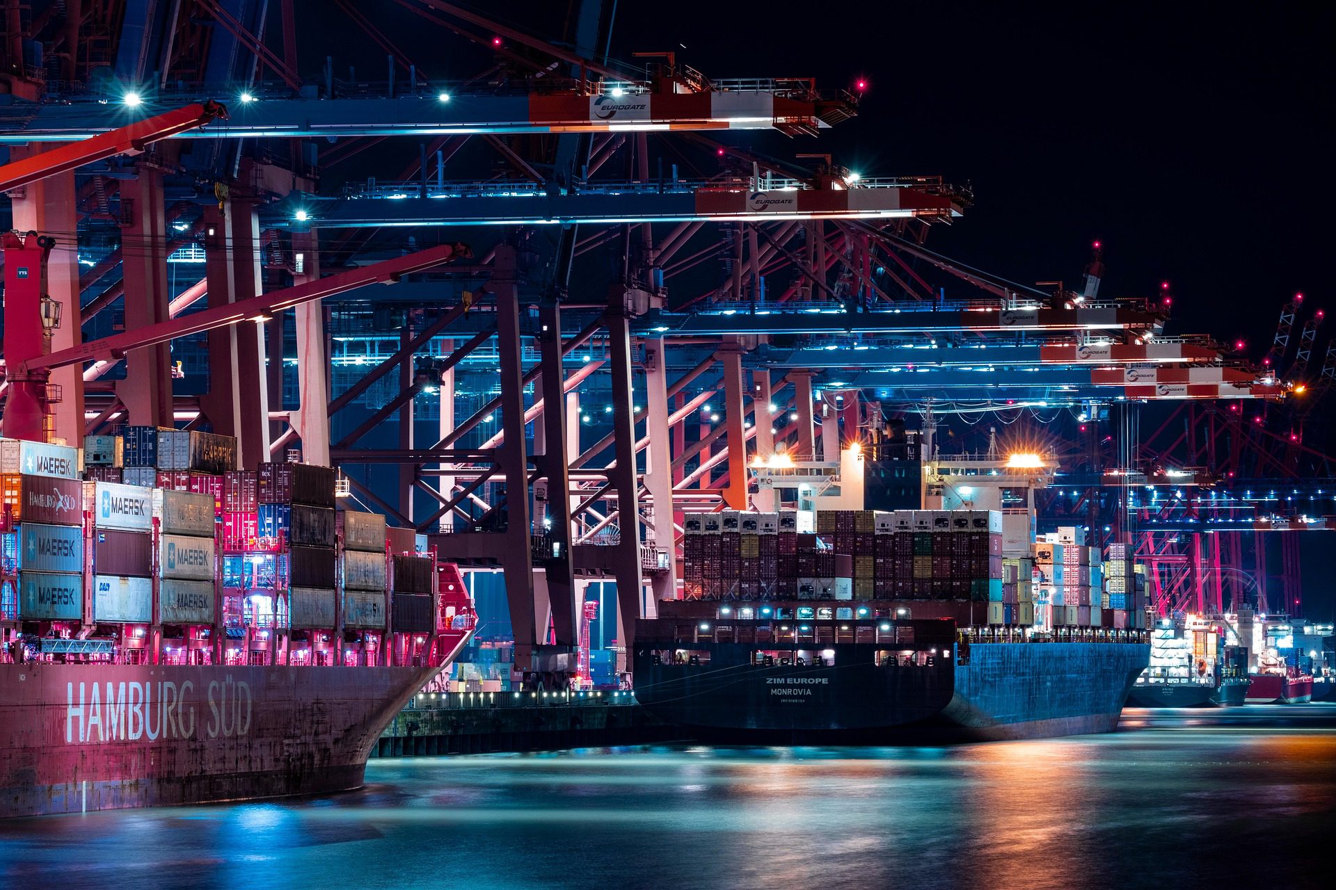 Container ships being loaded